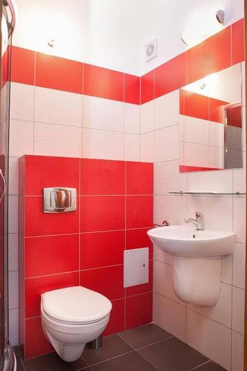 Фото номера Четырехместный номер с балконом Отель Planeta Hotel г. Мельно 3