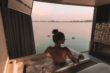 Фото Апартаменты HT Houseboats- domki na wodzie Mielno г. Мельно 1