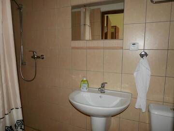Фото номера Двухместный номер с 2 отдельными кроватями Проживание в семье Reda г. Мельно 22