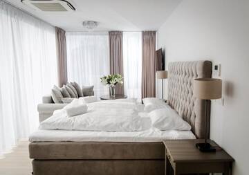Фото номера Номер-студио с кроватью размера &quot;king-size&quot; и диван-кроватью Апарт-отели Dune Beach Resort г. Мельно 3