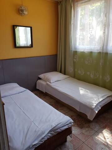 Фото номера Двухместный номер с 1 кроватью и общей ванной комнатой Лоджи Pokoje w domkach г. Мельно 3